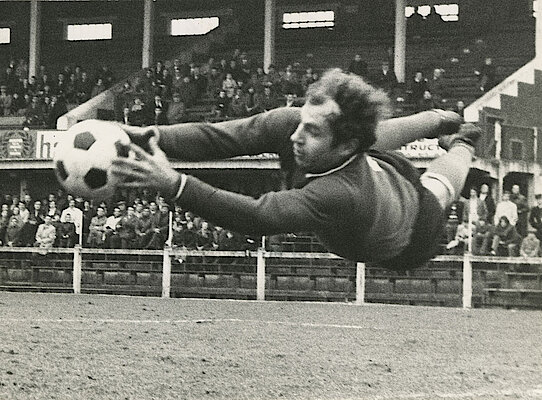 Maurice Martin dans ses oeuvres, le 16 janvier 1972 au stade Bollaert de Lens