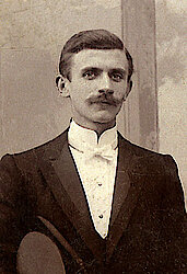 Un héraut nommé Marcel Tribut...