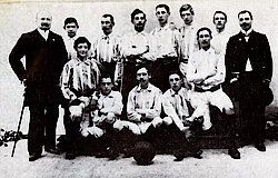 Une des toutes remières équipes de football à Dunkerque (saison 1903-1904)