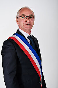 M. Gérard GOURVIL, Adjoint au Maire en charge du personnel et des marchés publics