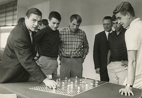 Maurice Martin a connu les premiers pas du professionnalisme à Dunkerque sous la houlette de l'entraîneur Jean Parisseaux