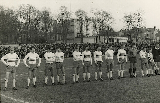 Jour de fête à Bourges pour des dunkerquois qui éliminent l'OGC Nice de la coupe de France 1968