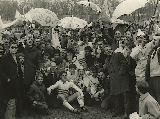 Jour de fête à Bourges pour des dunkerquois qui éliminent l'OGC Nice de la coupe de France 1968